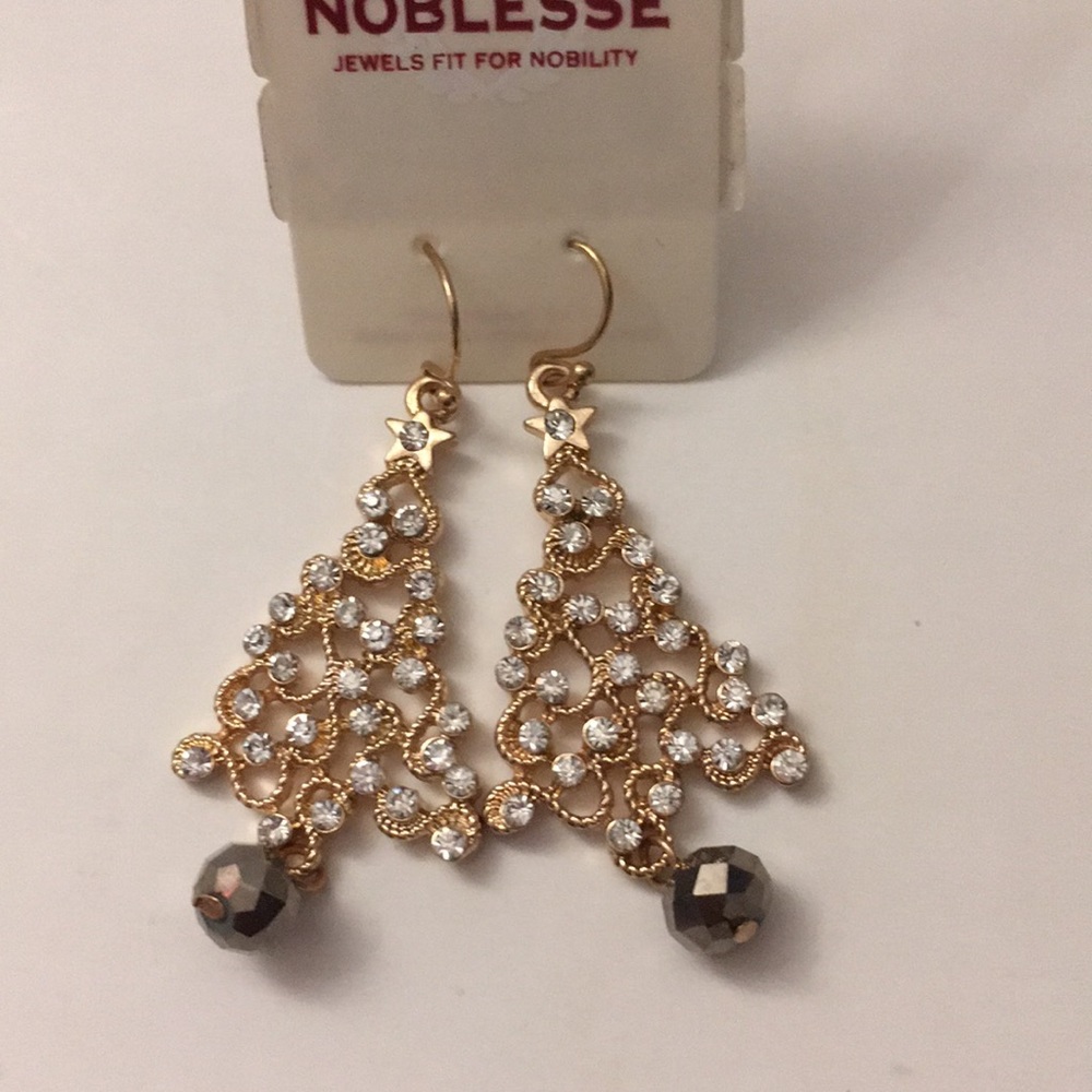 5 for $25 Noblesse Christmas tree earrings